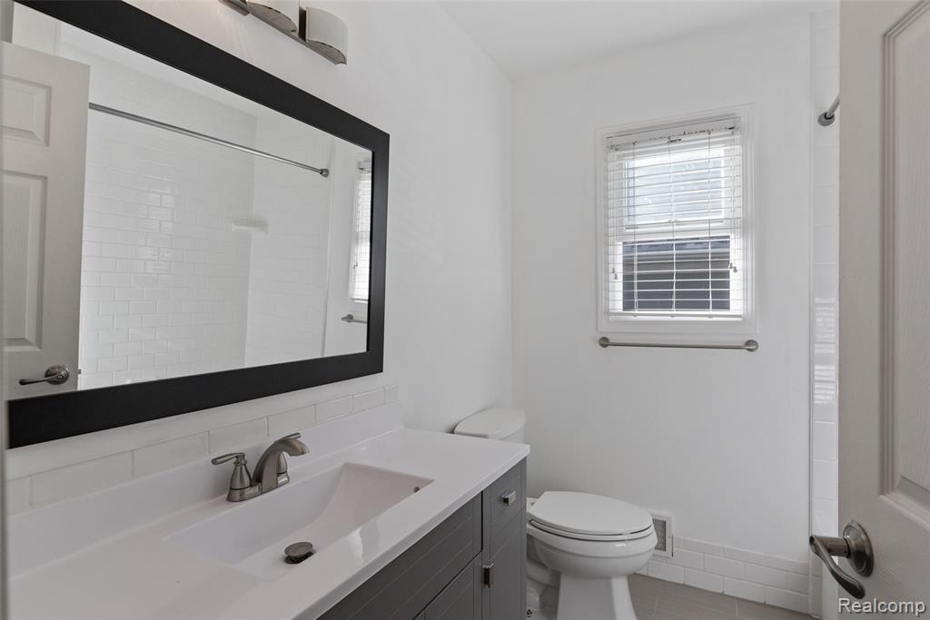 986 Smith Avenue, Birmingham, MI 48009 — Photo 31