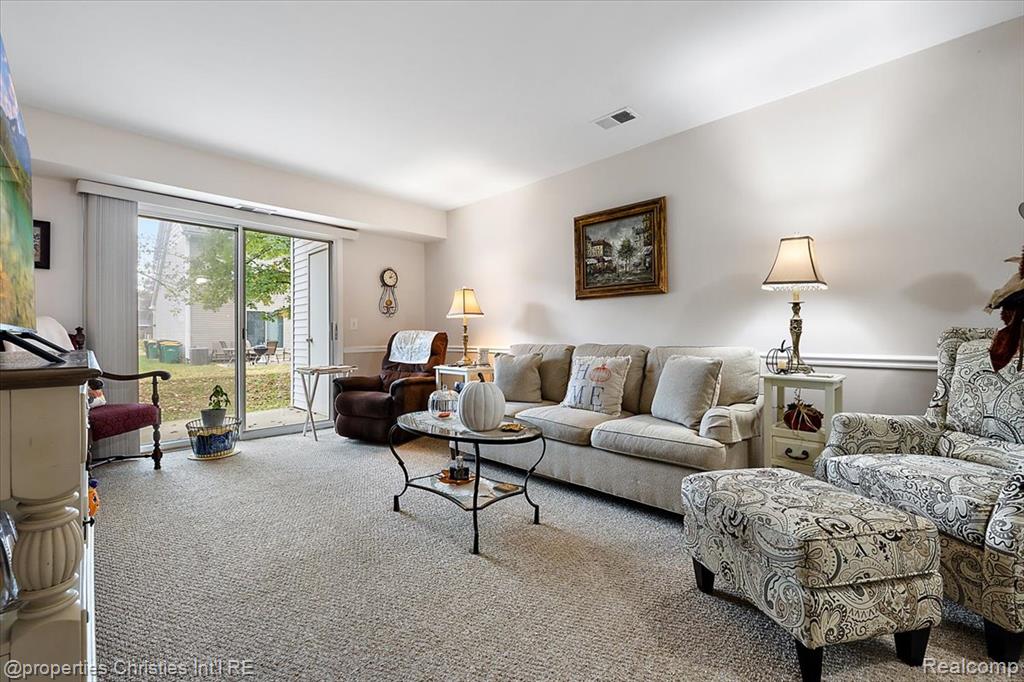 23416 Middlebelt Road, Farmington Hills, MI 48336 — Photo 4