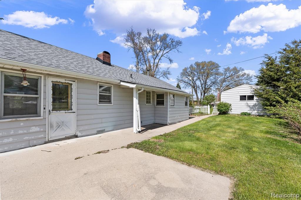 8294 Lagoon Street, Commerce Twp, MI 48382 — Photo 8