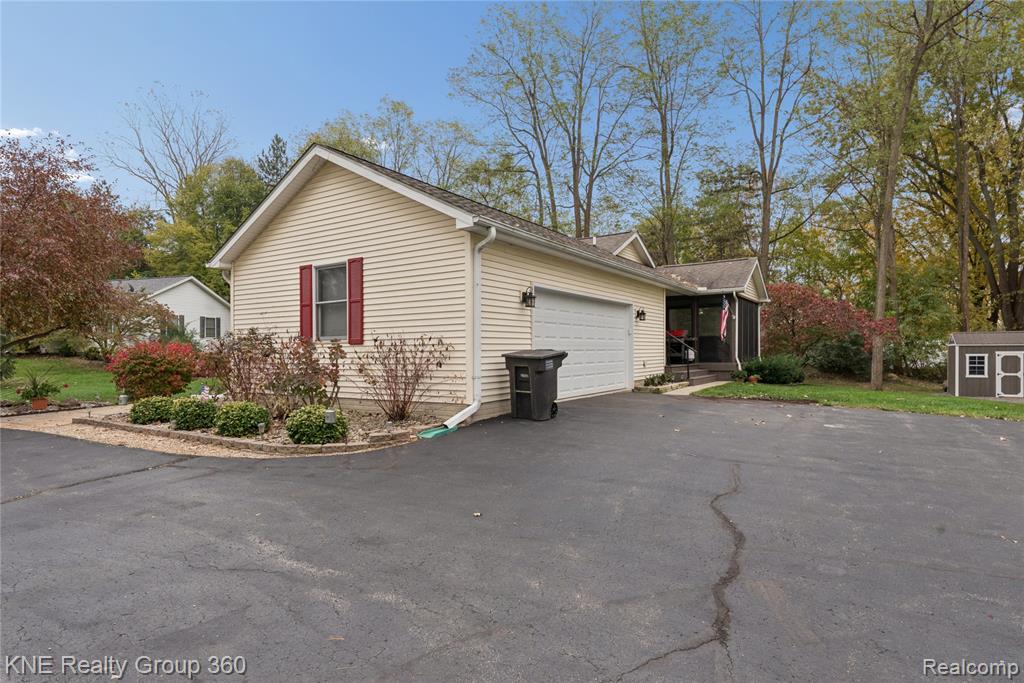 3283 Birch Run S, Adrian, MI 49221 — Photo 3