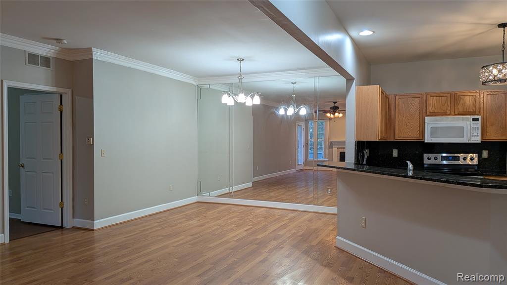 15286 CORNELL Drive, Clinton Twp, MI 48038 — Photo 11