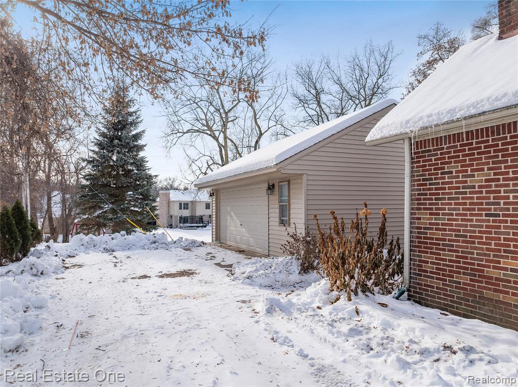 8202 Hyne Road, Brighton, MI 48114 — Photo 22