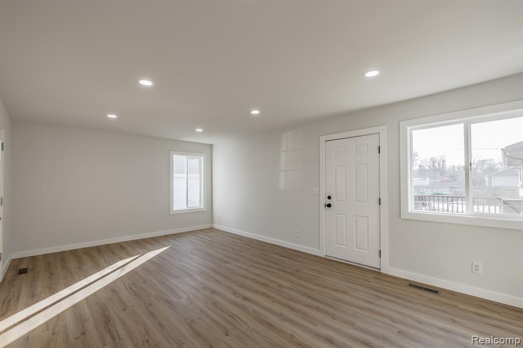 4075 Kempf Street, Waterford, MI 48329 — Photo 19