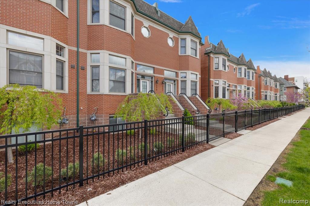 236 Erskine Street Erskine Street Unit 23, Detroit, MI 48201 — Photo 4