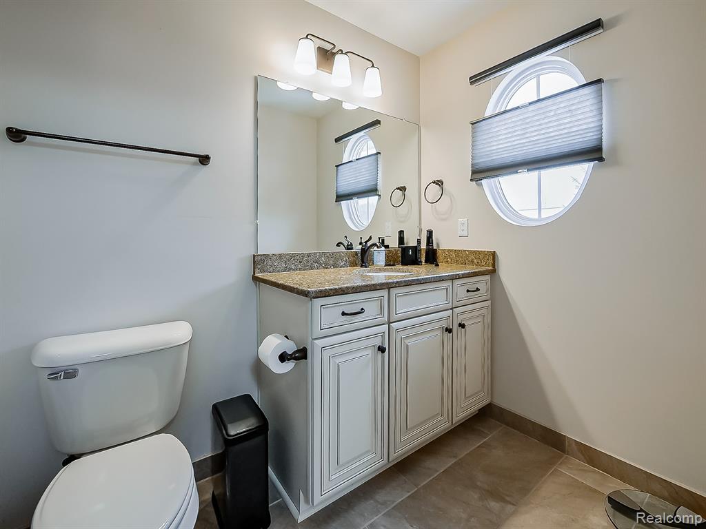 7212 Berry, West Bloomfield, MI — Photo 41