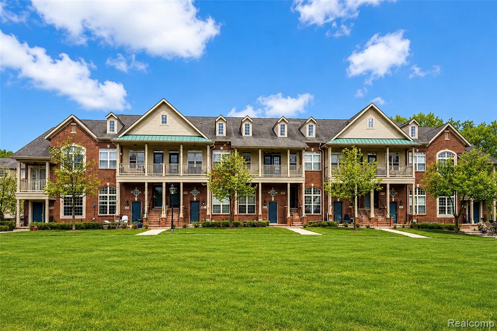 454 Old Pine Way, Walled Lake, MI 48390 — front exterior