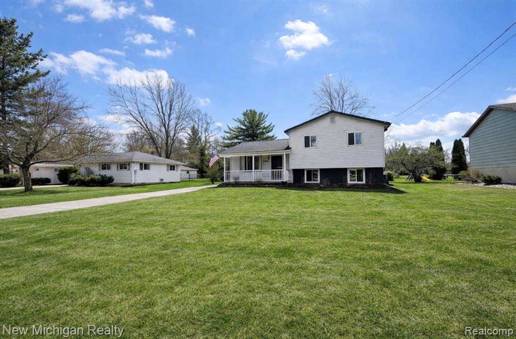 1054 Ransom Drive, Grand Blanc, MI 48507 — front exterior