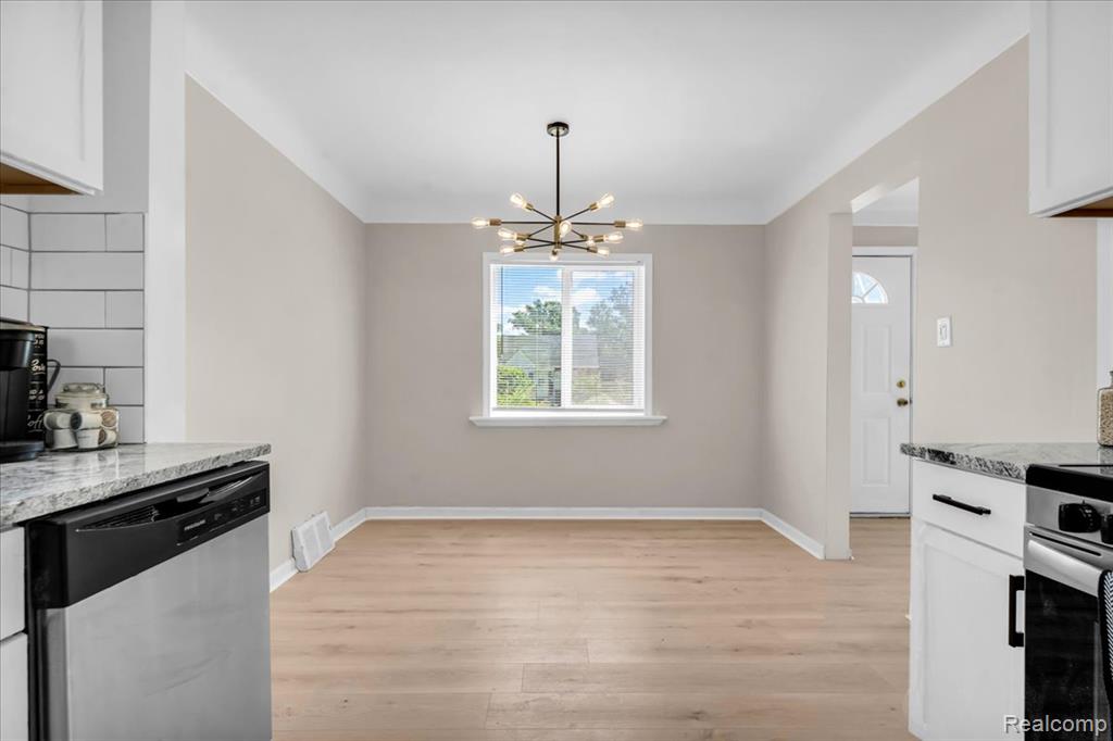 10013 Warwick Street, Detroit, MI 48228 — Photo 10