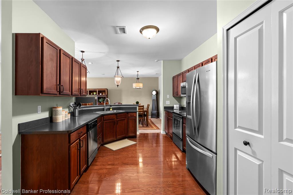 3898 Radcliff Drive, 129, Canton, MI 48188 — Photo 12