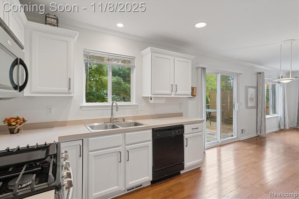 41130 Greystone Boulevard, Plymouth, MI 48170 — Photo 13