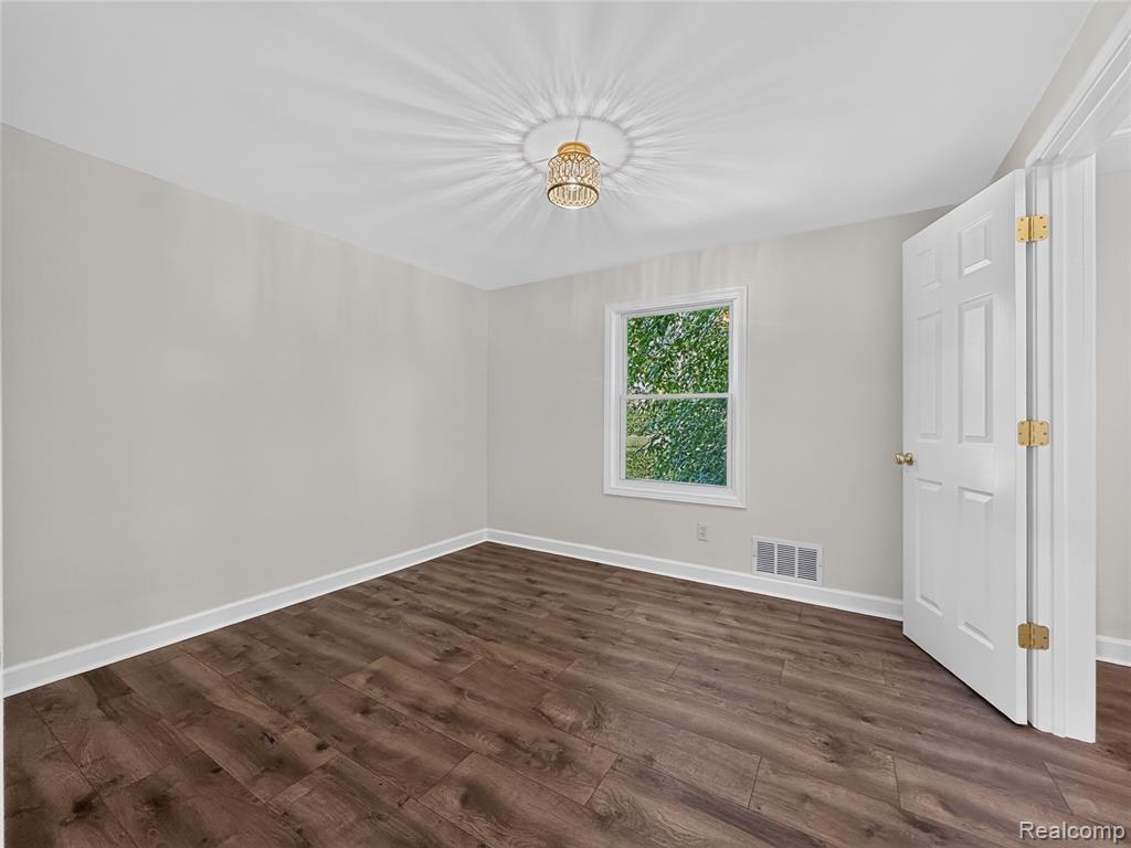 8512 Fisher Avenue, Warren, MI 48089 — Photo 6