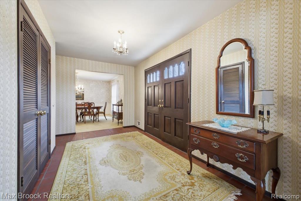 5956 Pinecroft Drive, West Bloomfield, MI — Photo 5