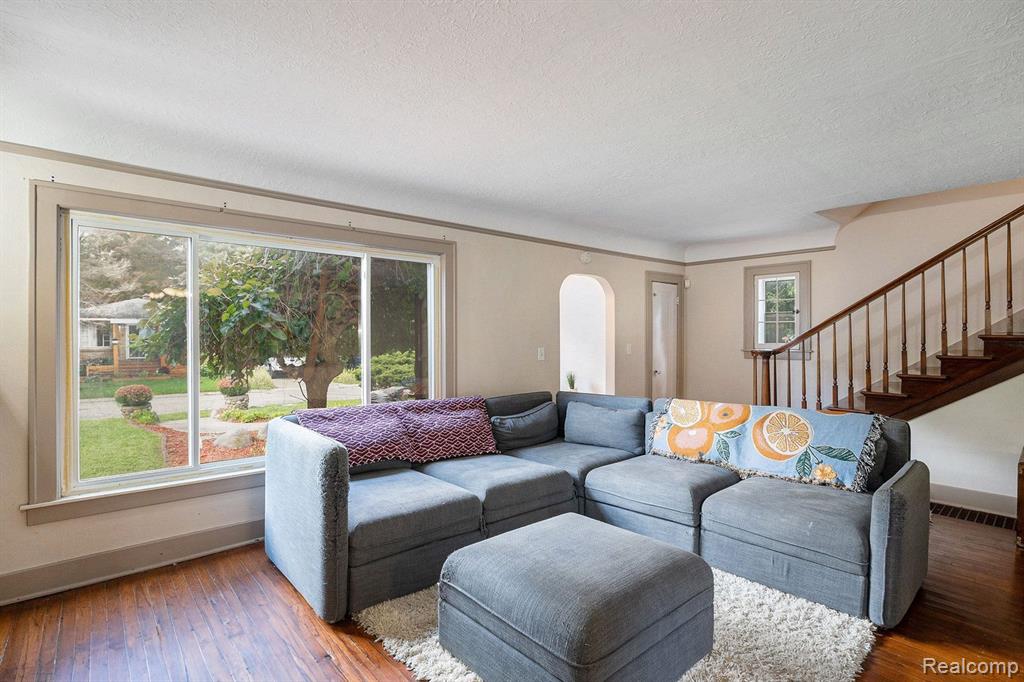 110 LAKE Street, Holly, MI 48442 — Photo 5