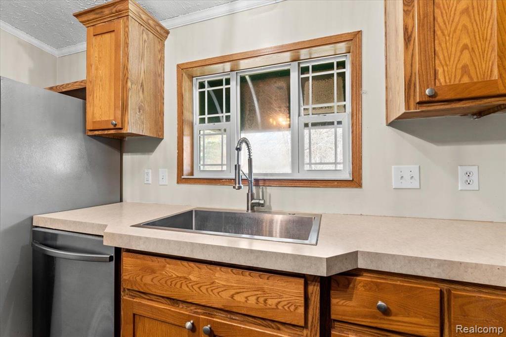 11018 WOODLAND RIDGE, South Lyon, MI 48178 — Photo 8