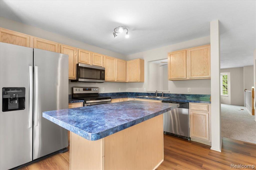 6680 CENTRAL CITY Parkway, Westland, MI — Photo 13