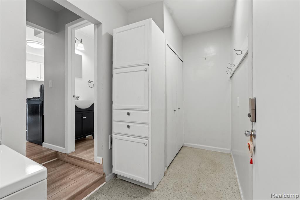 44999 N Spring Drive, Canton, MI 48187 — Photo 17
