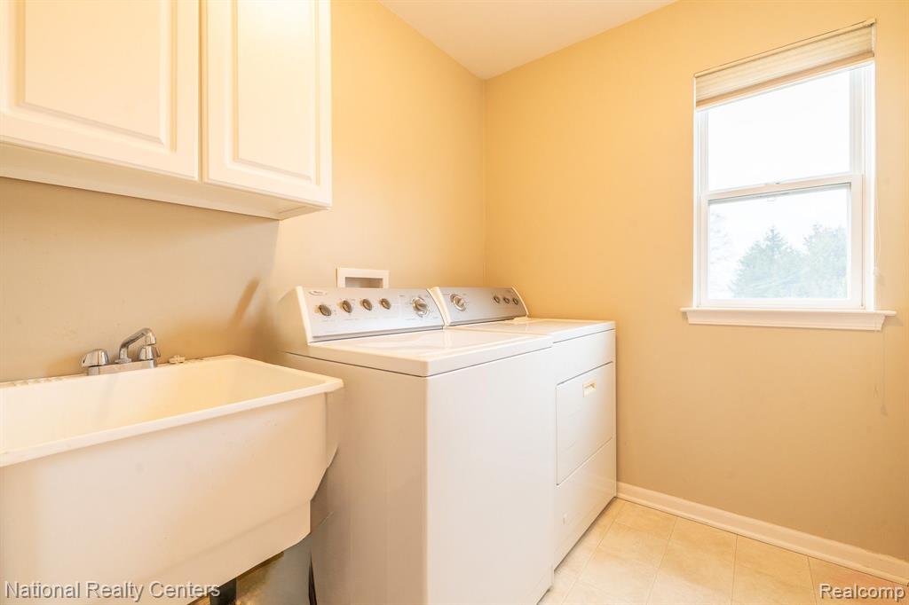 7653 Wood Brook Road, Ann Arbor, MI 48103 — Photo 38