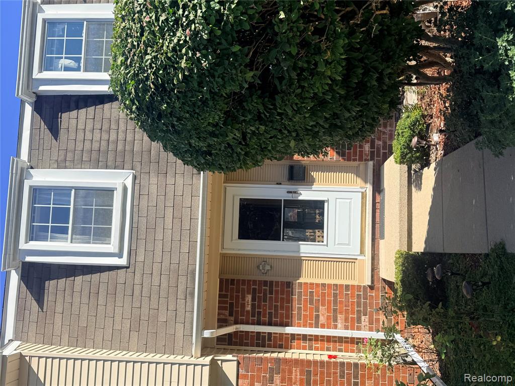 5784 Northfield Parkway, Troy, MI 48098