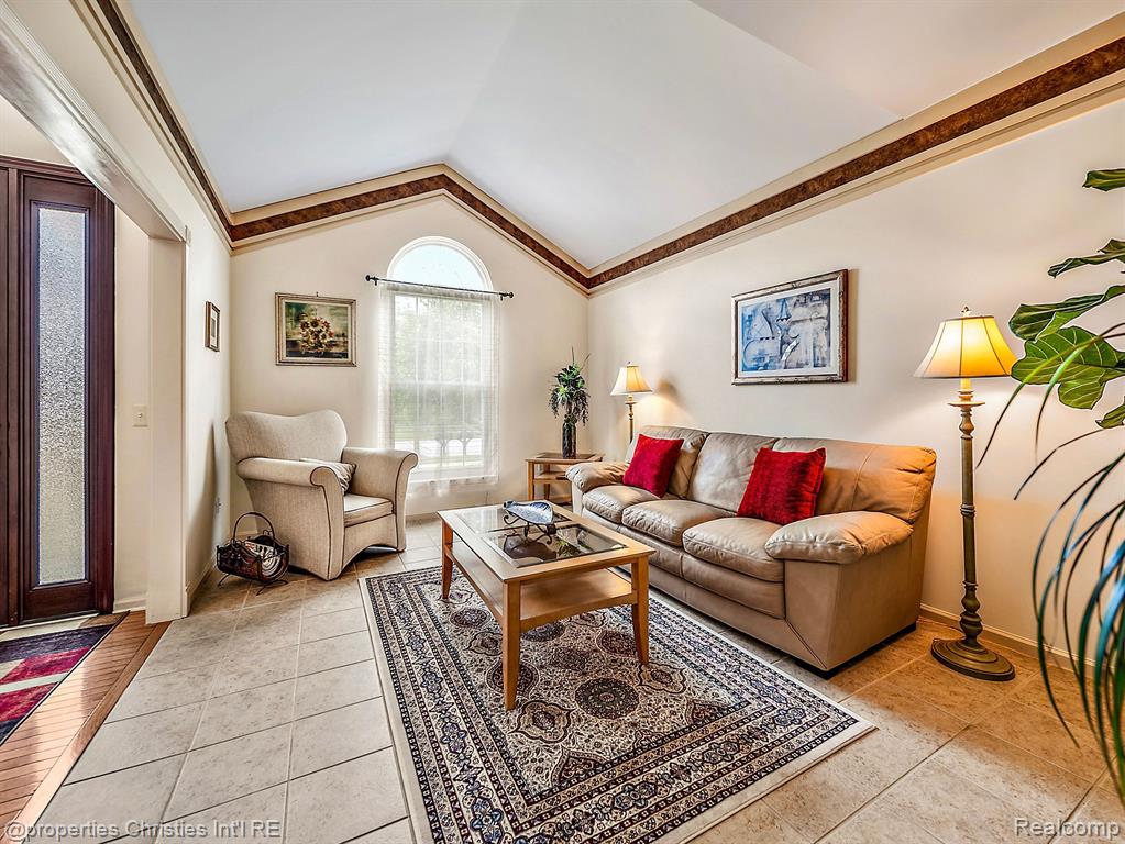 17070 CARRIAGE Way, Northville, MI 48168 — Photo 4