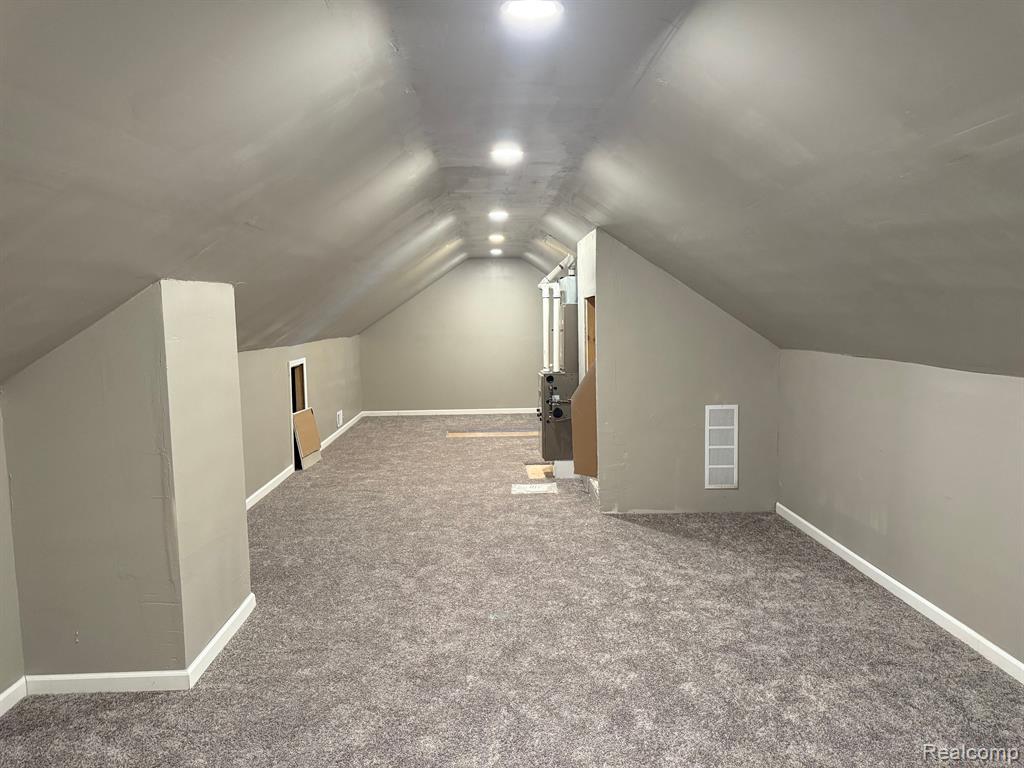 5733 CRESCENT Road, Waterford, MI 48327 — Photo 24