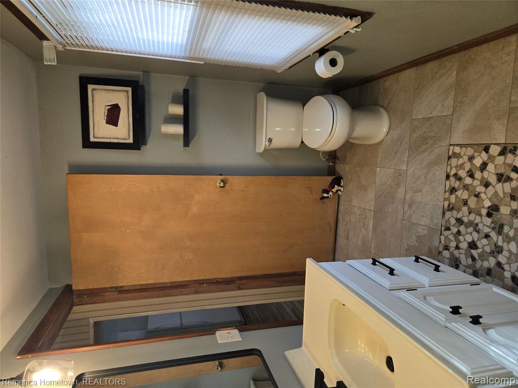 8991 LakeView Drive, White Lake, MI — Photo 12