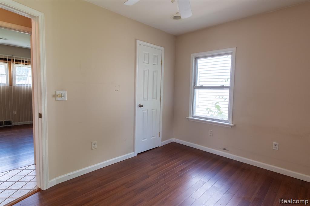623 E Brockton Avenue, Madison Heights, MI 48071 — Photo 11