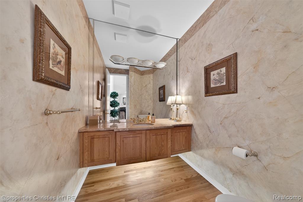 6390 Country Shire Lane, West Bloomfield, MI 48323 — Photo 24