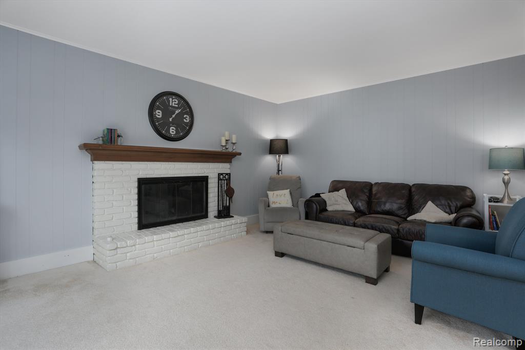 601 LAKE FOREST Road, Rochester Hills, MI 48309 — Photo 15