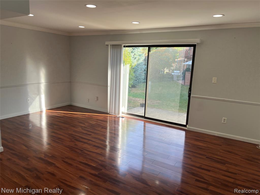 8147 CLAY Court, Sterling Heights, MI 48313 — Photo 11