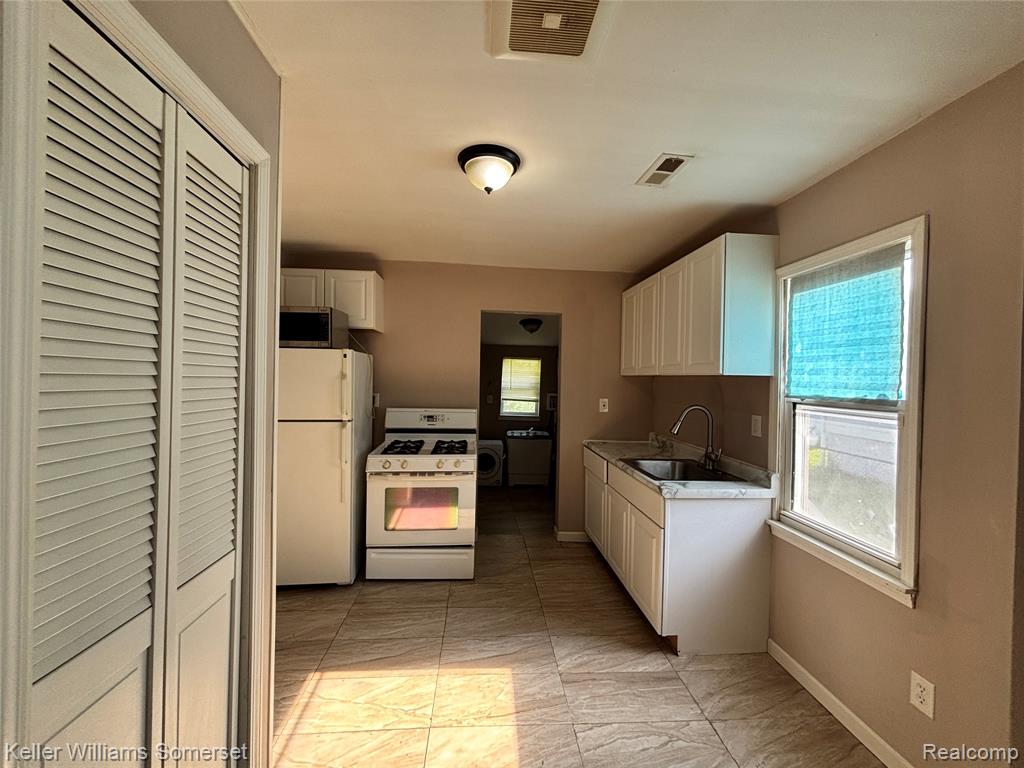 7275 Chalmers Avenue, Warren, MI 48091 — Photo 5