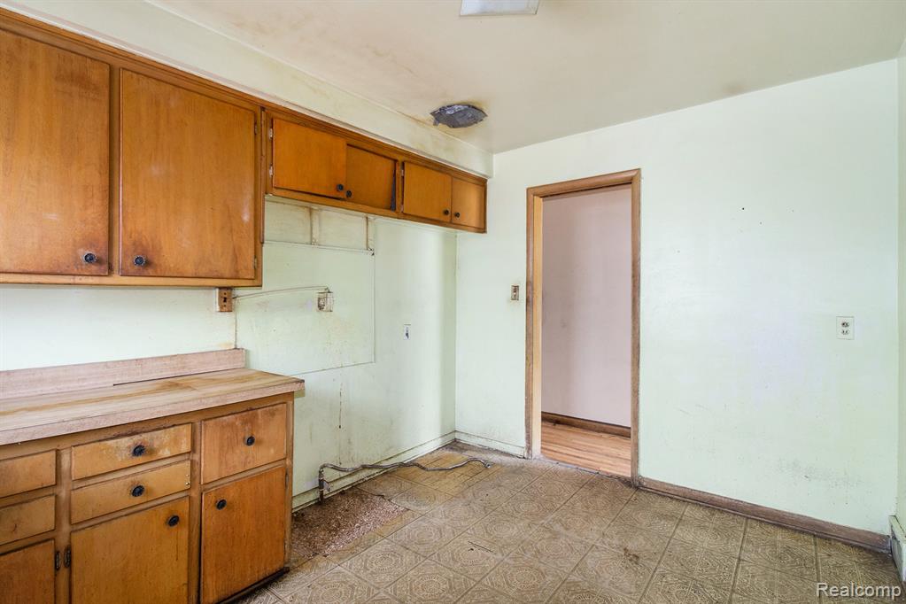 7483 Mettetal Street, Detroit, MI 48228 — Photo 10
