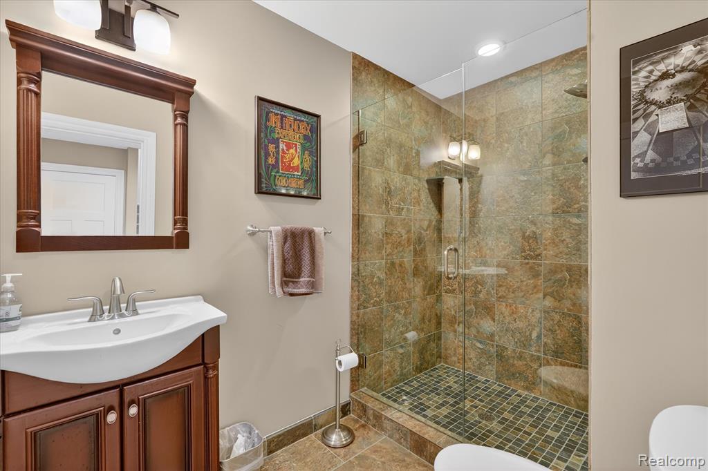 7247 Ardsley Lane, Clarkston, MI 48348 — Photo 39