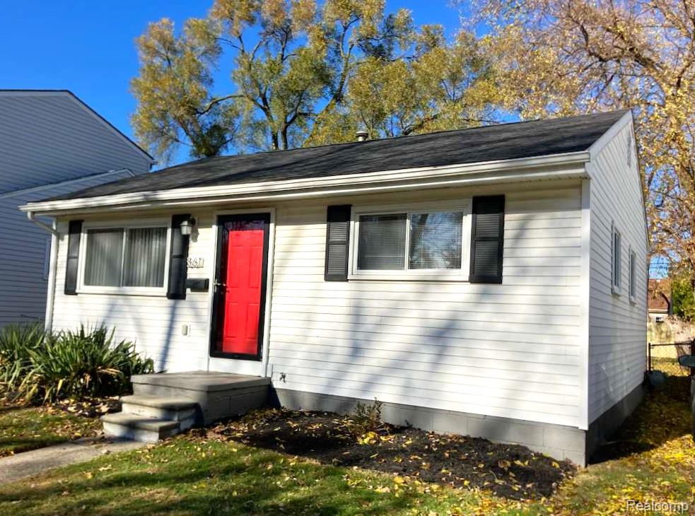 861 E DALLAS Avenue, Madison Heights, MI 48071 — Photo 4
