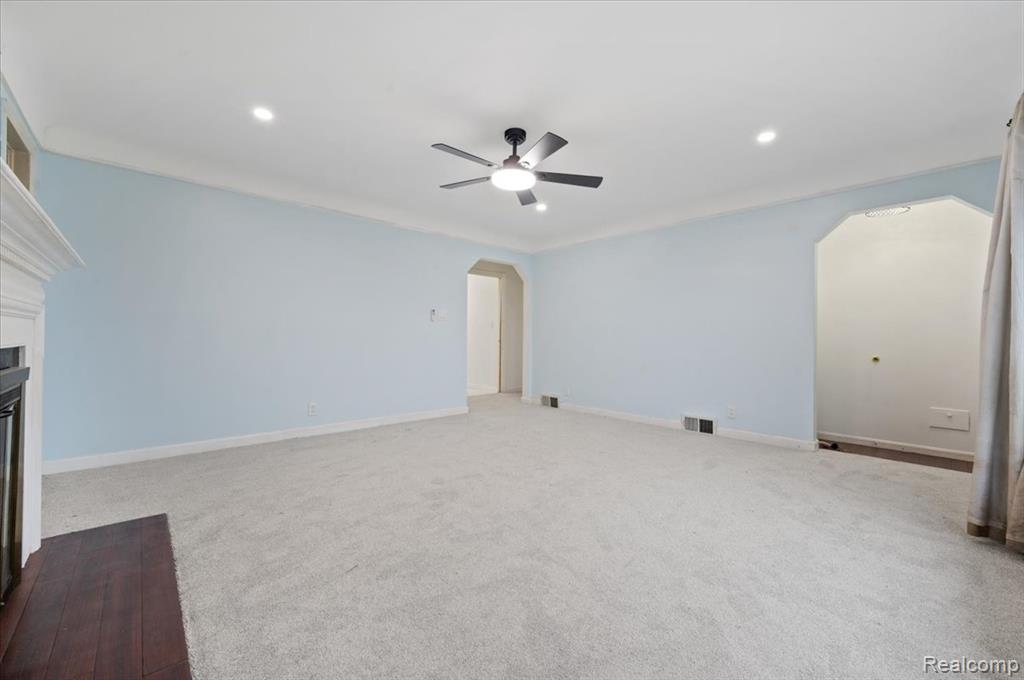 8457 Menge, Center Line, MI 48015 — Photo 9