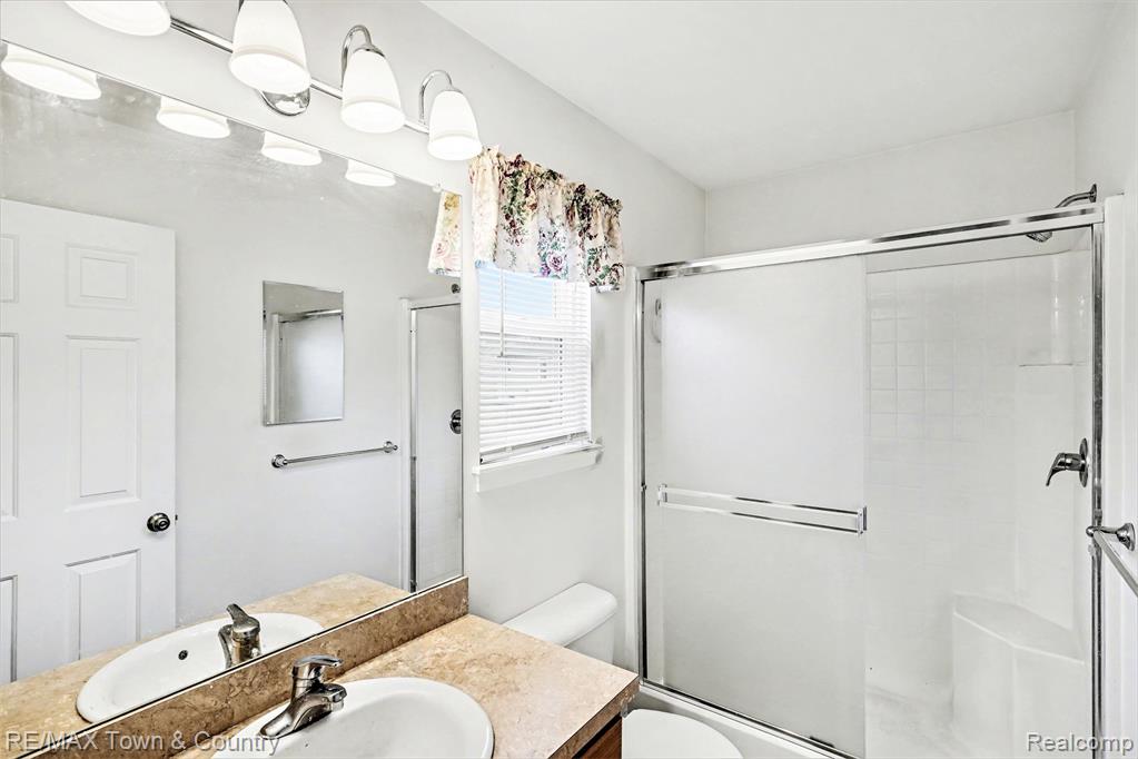 6462 Royal Club Drive, Flushing, MI 48433 — Photo 17