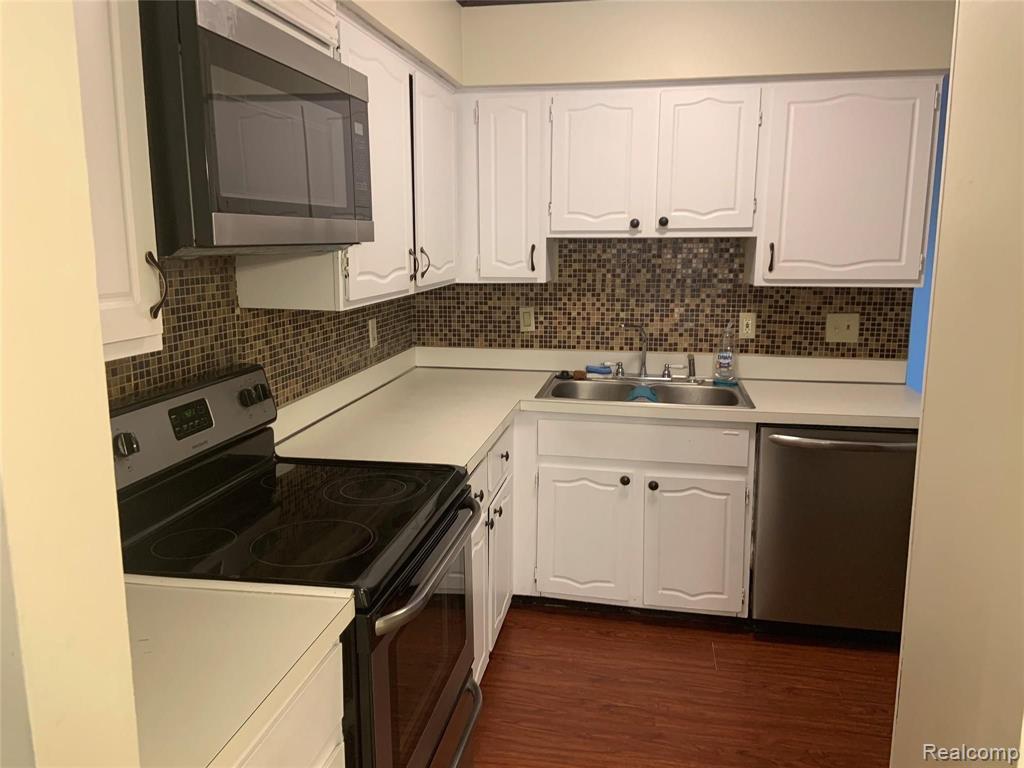 6320 Laurentian. Court, Flint, MI 48532 — Photo 9