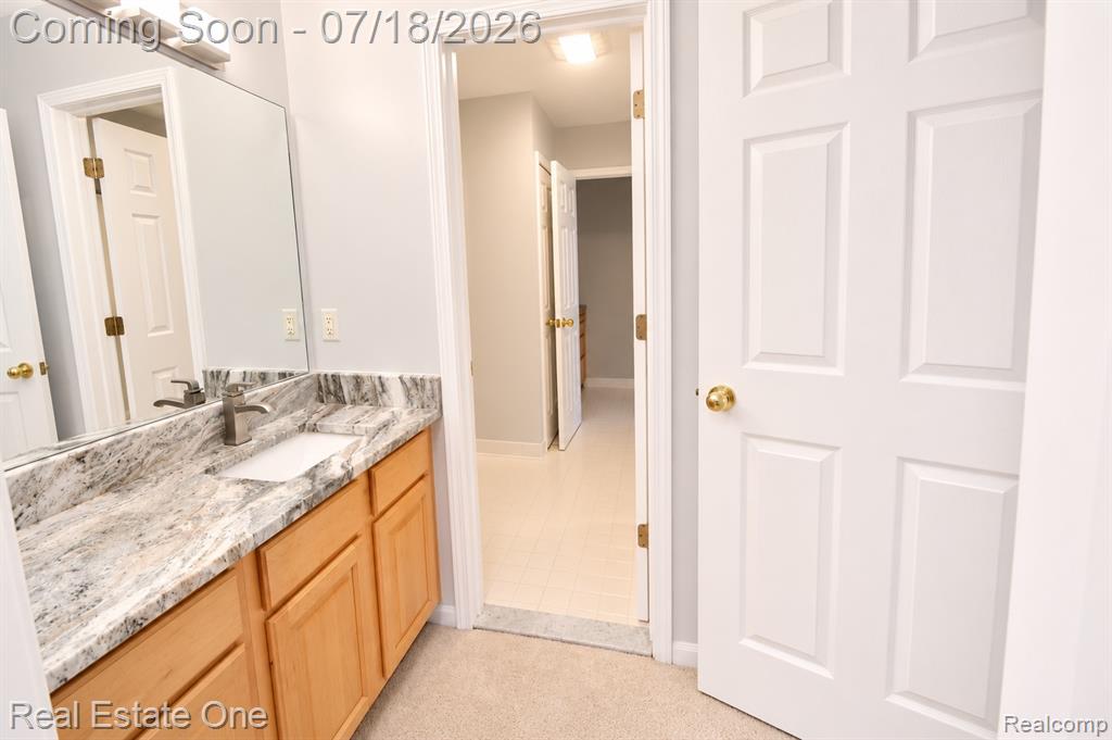 716 Bristol Lane, Orion, MI 48348 — Photo 17