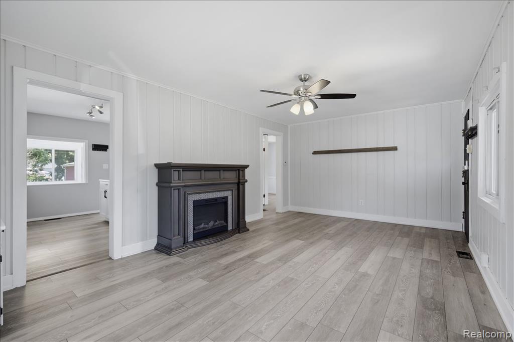 4035 Island Park Drive, Waterford, MI 48329 — Photo 10