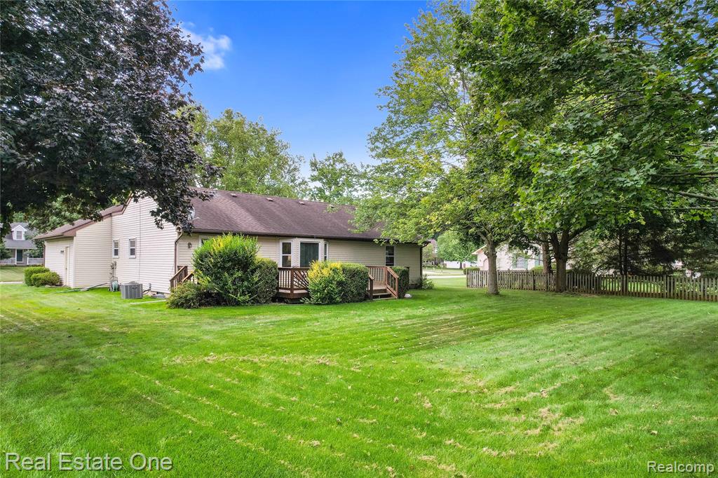 59652 Sunridge Drive, New Hudson, MI 48165 — Photo 36