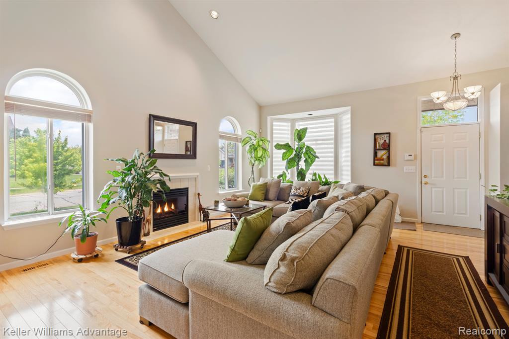 8079 THORNHILL Drive, Ypsilanti, MI 48197 — Photo 12