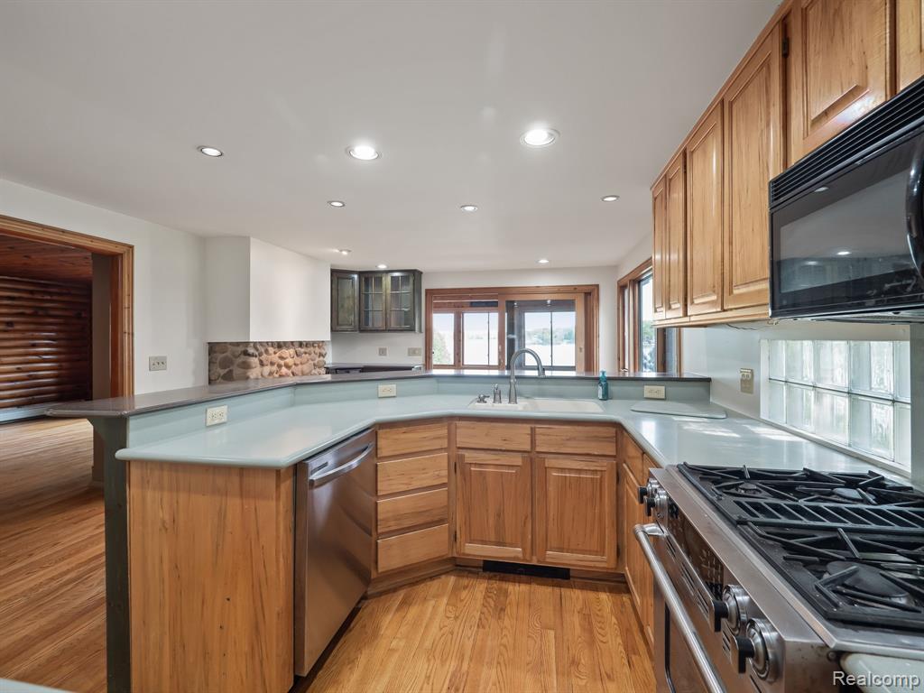 7028 Terrell Street, Waterford, MI — Photo 24