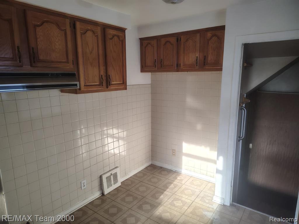8088 Ohio Street, Detroit, MI 48204 — Photo 9