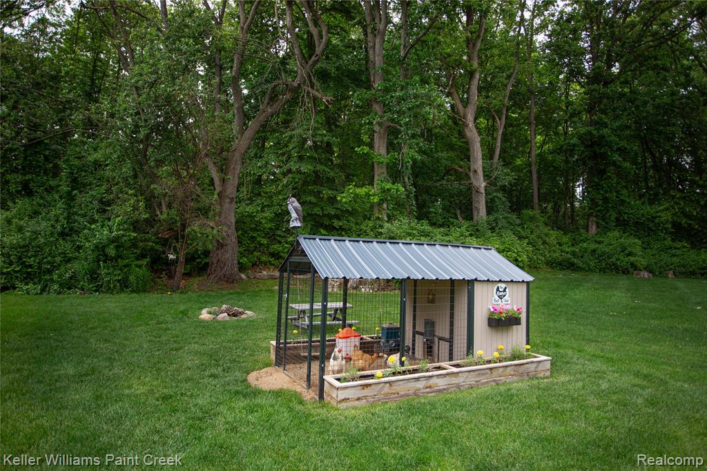 8135 Pine Knob Meadows Drive, Clarkston, MI 48348 — Photo 73