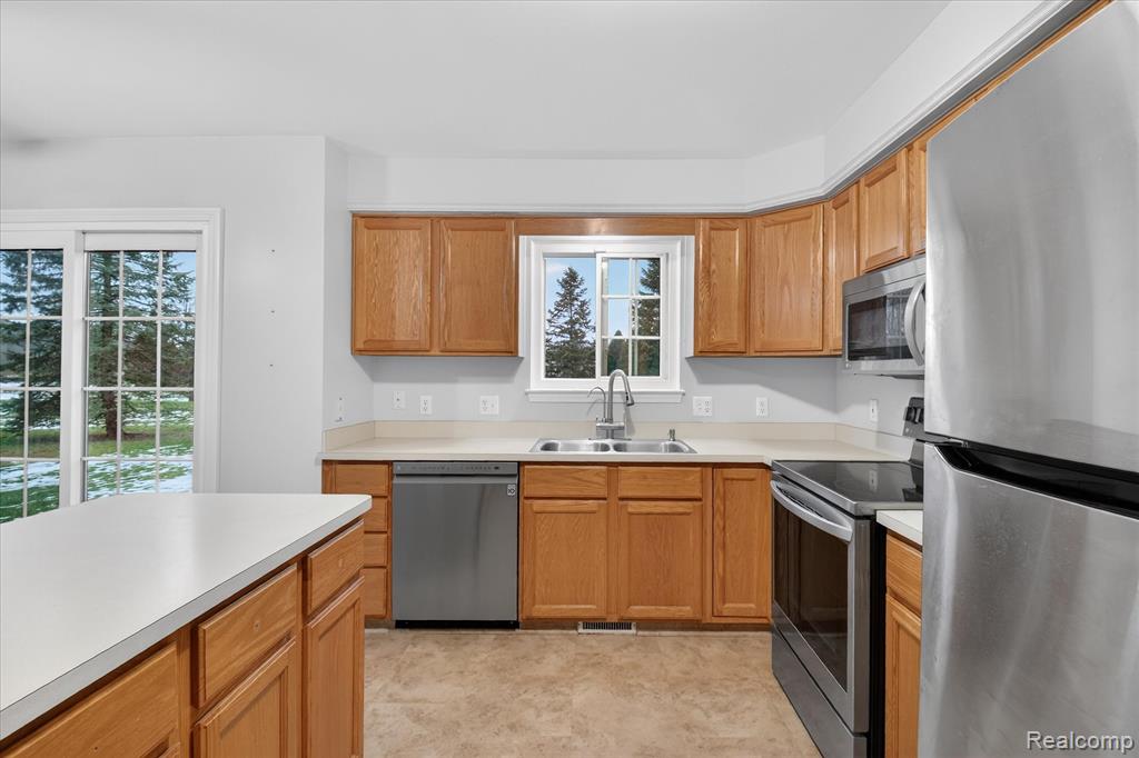 3238 River Meadow Circle, Canton, MI 48188 — Photo 18