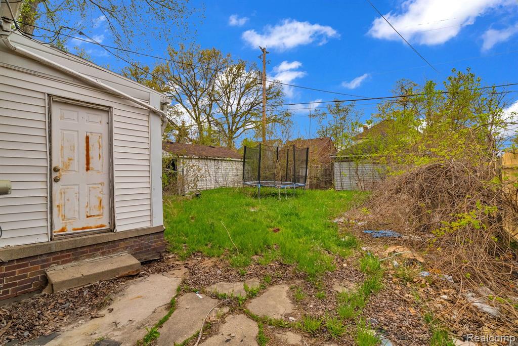 5210 BEDFORD Street, Detroit, MI 48224 — Photo 30