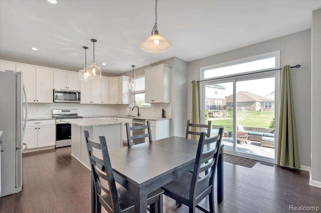 62072 SAVANNAH Drive, South Lyon, MI 48178 — Photo 12