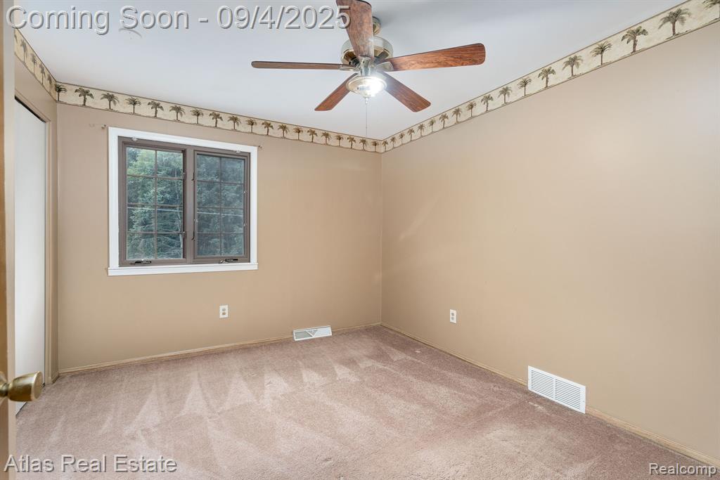 8557 Henderson Road, Goodrich Vlg, MI — Photo 26