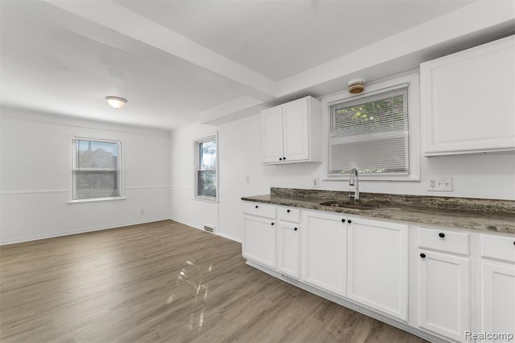 15411 Young St, Detroit, MI 48205 — Photo 13