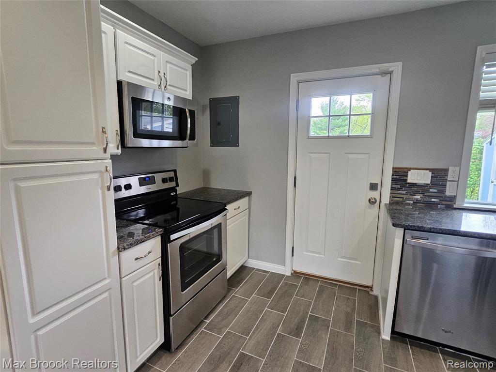 3221 Union Lake Road, Commerce Twp, MI 48382 — Photo 10