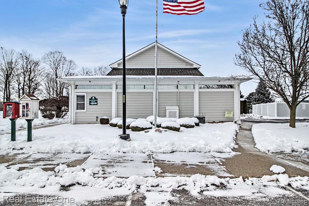 22717 Cranbrooke Drive, Novi, MI — Photo 33